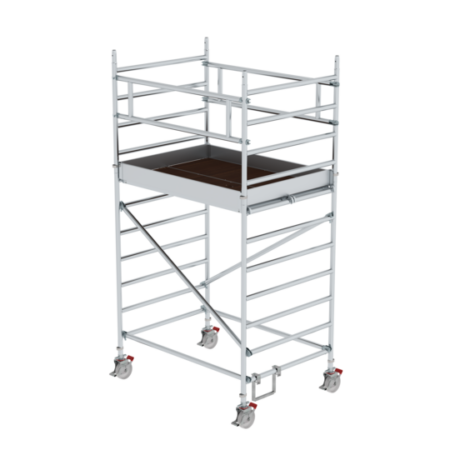 Leichtes Aluminiumgerüst mit Rollen, ideal für Bau- und Renovierungsarbeiten, bietet sichere Plattformen in verschiedenen Höhen.