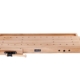 Holz-Rollgerüst mit Rollen und Arbeitsfläche, ideal für Renovierungsarbeiten.