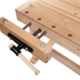 Hochwertiges Holzrollgerüst mit verstellbaren Elementen für Bau- und Renovierungsarbeiten.