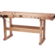 Robustes Holz-Rollgerüst für Heimwerker und professionelle Bauarbeiten, ideal für Arbeiten in der Höhe, mit stabilen Rollen und verstellbaren Höhen.