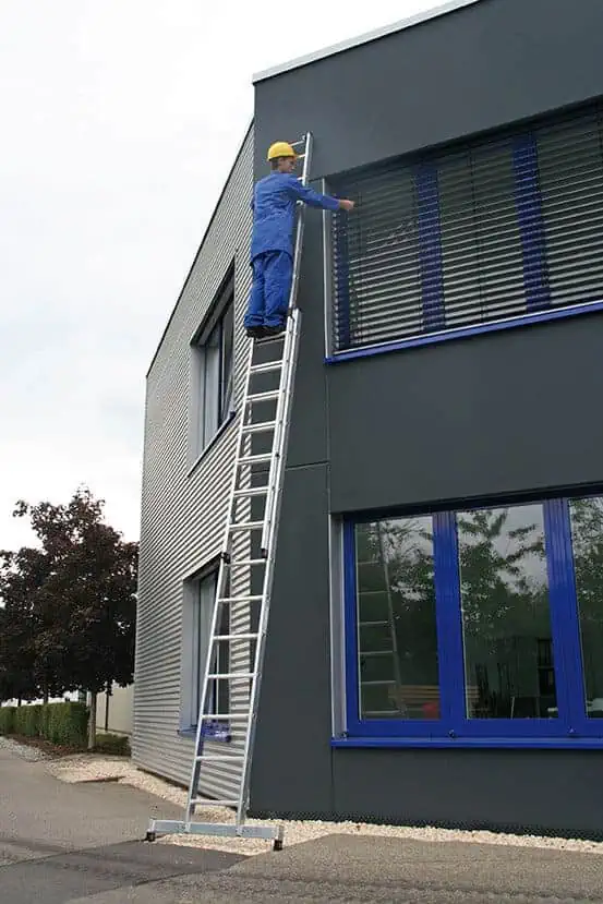 Günzburger Steigtechnik Alu Schiebeleiter 2-teilig mit nivello®-Traverse